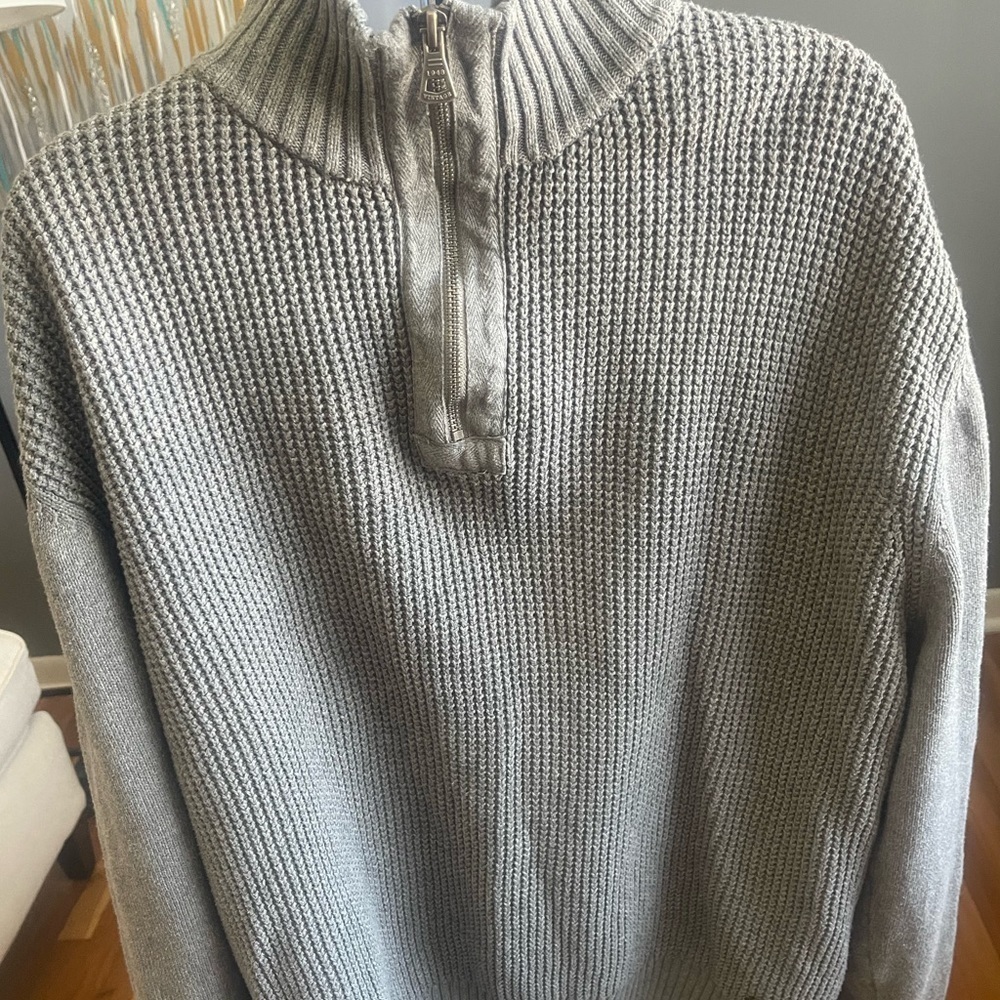 Men gray sweater size XL
